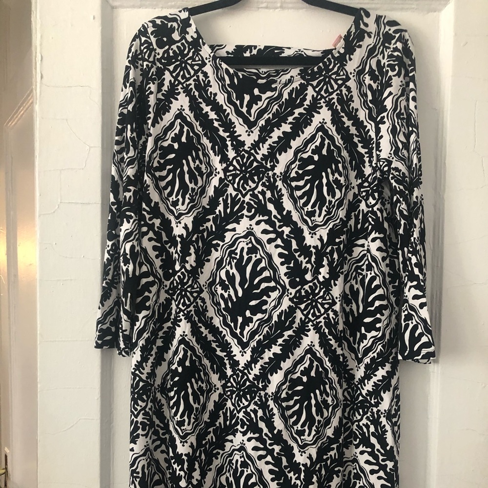 Rare black and white Lilly Pulitzer dress with cutout back detail. Size XL NWT